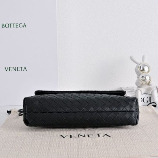 Replica di lusso Borsa a tracolla Bottega Veneta Giorno Intrecciato nera Imitazioni Cloni Borsa a tracolla Bottega Veneta Giorno Intrecciato nera firmate