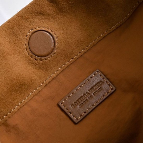 Replica di lusso Bottega Veneta Dustbag Giorno Borsa velluto intrecciato Marrone Imitazioni Cloni Bottega Veneta Dustbag Giorno Borsa velluto intrecciato Marrone firmate