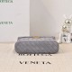 Replica di lusso Borse Beauty case Bottega Veneta trucco scamosciata Grigio Imitazioni Cloni Borse Beauty case Bottega Veneta trucco scamosciata Grigio firmate