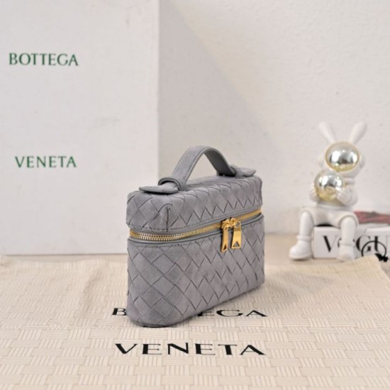 Replica di lusso Borse Beauty case Bottega Veneta trucco scamosciata Grigio Imitazioni Cloni Borse Beauty case Bottega Veneta trucco scamosciata Grigio firmate