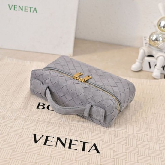 Replica di lusso Borse Beauty case Bottega Veneta trucco scamosciata Grigio Imitazioni Cloni Borse Beauty case Bottega Veneta trucco scamosciata Grigio firmate