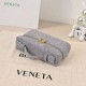 Replica di lusso Borse Beauty case Bottega Veneta trucco scamosciata Grigio Imitazioni Cloni Borse Beauty case Bottega Veneta trucco scamosciata Grigio firmate