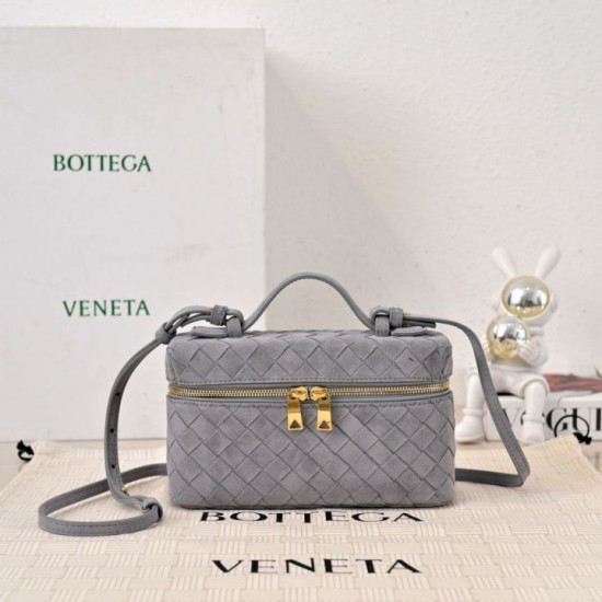Replica di lusso Borse Beauty case Bottega Veneta trucco scamosciata Grigio Imitazioni Cloni Borse Beauty case Bottega Veneta trucco scamosciata Grigio firmate