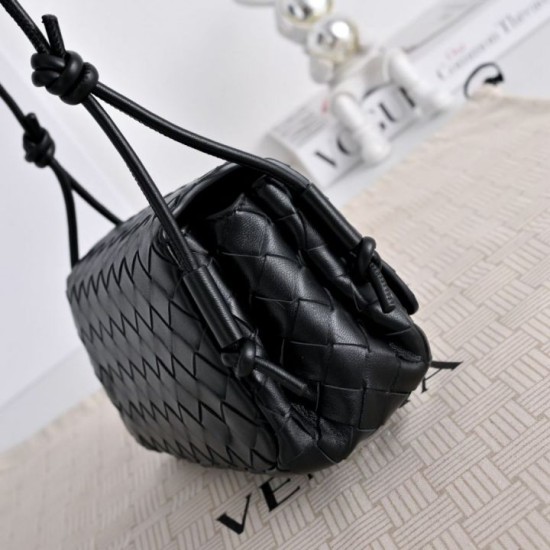 Replica di lusso Borsa 1:1 a tracolla Notturno Intrecciato Bottega Veneta Nero Imitazioni Cloni Borsa Replica a tracolla Notturno Intrecciato Bottega Veneta Nero firmate