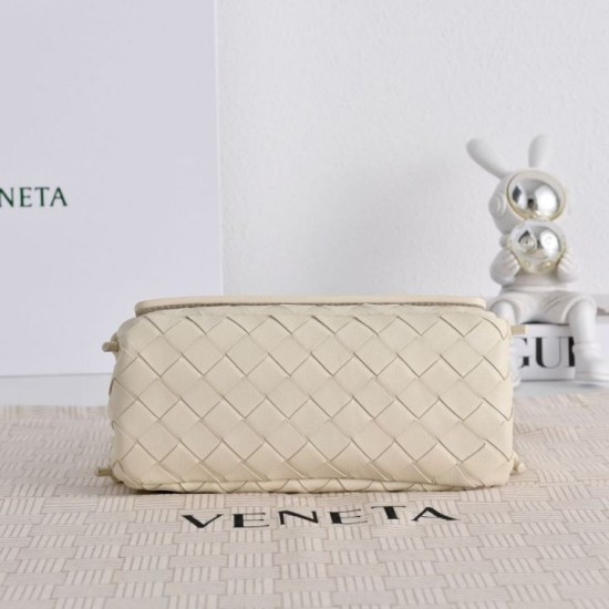 Replica di lusso Borse Alta Qualità a tracolla Notturno Intrecciato Bottega Veneta Bianco Imitazioni Cloni Borse Replica Alta Qualità a tracolla Notturno Intrecciato Bottega Veneta Bianco firmate