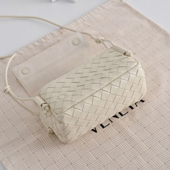 Replica di lusso Borse Alta Qualità a tracolla Notturno Intrecciato Bottega Veneta Bianco Imitazioni Cloni Borse Replica Alta Qualità a tracolla Notturno Intrecciato Bottega Veneta Bianco firmate