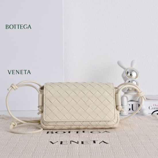Replica di lusso Borse Alta Qualità a tracolla Notturno Intrecciato Bottega Veneta Bianco Imitazioni Cloni Borse Replica Alta Qualità a tracolla Notturno Intrecciato Bottega Veneta Bianco firmate