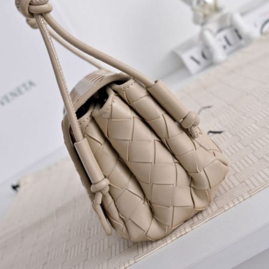 Replica di lusso Borsa a tracolla Notturno Intrecciato Bottega Veneta Beige Imitazioni Cloni Borsa a tracolla Notturno Intrecciato Bottega Veneta Beige firmate
