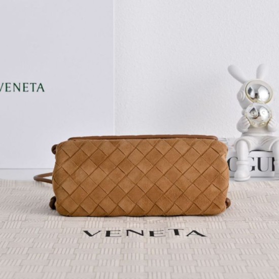 Replica di lusso Borse Firmate a tracolla Notturno Intrecciato Bottega Veneta Marrone scamosciato Imitazioni Cloni Borse Firmate Replica a tracolla Notturno Intrecciato Bottega Veneta Marrone scamosciato firmate