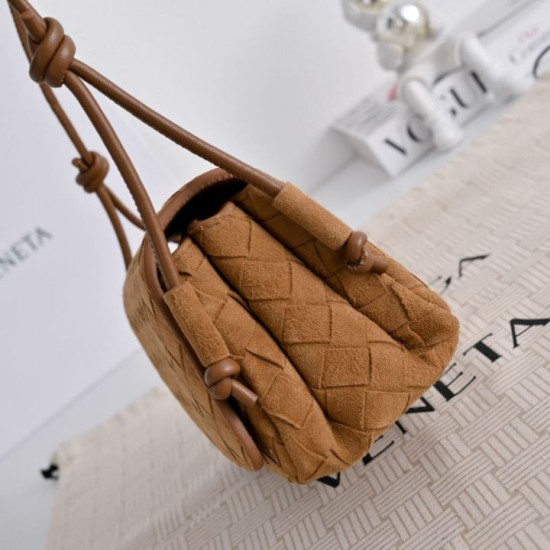 Replica di lusso Borse Firmate a tracolla Notturno Intrecciato Bottega Veneta Marrone scamosciato Imitazioni Cloni Borse Firmate Replica a tracolla Notturno Intrecciato Bottega Veneta Marrone scamosciato firmate