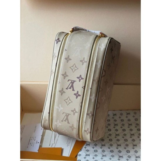 Replica di lusso Pochette cosmetica Louis Vuitton con stampa a rilievo M26191 Imitazioni Cloni Pochette cosmetica Louis Vuitton con stampa a rilievo M26191 firmate