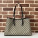Replica di lusso Borsa tote grande Gucci 815213 emblema GG e manici superiori Nero Imitazioni Imitazioni Cloni Borsa tote grande Gucci 815213 emblema GG e manici superiori Nero Imitazioni firmate