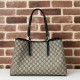 Replica di lusso Borsa tote grande Gucci 815213 emblema GG e manici superiori Nero Imitazioni Imitazioni Cloni Borsa tote grande Gucci 815213 emblema GG e manici superiori Nero Imitazioni firmate