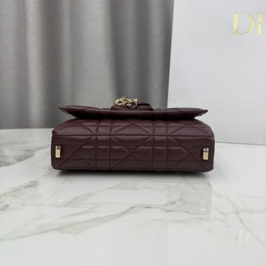 Replica di lusso Borse Dior My Tender Dior Top Handle Mini Chain Bag Borgogna Imitazioni Cloni Borse Dior My Tender Dior Top Handle Mini Chain Bag Borgogna firmate