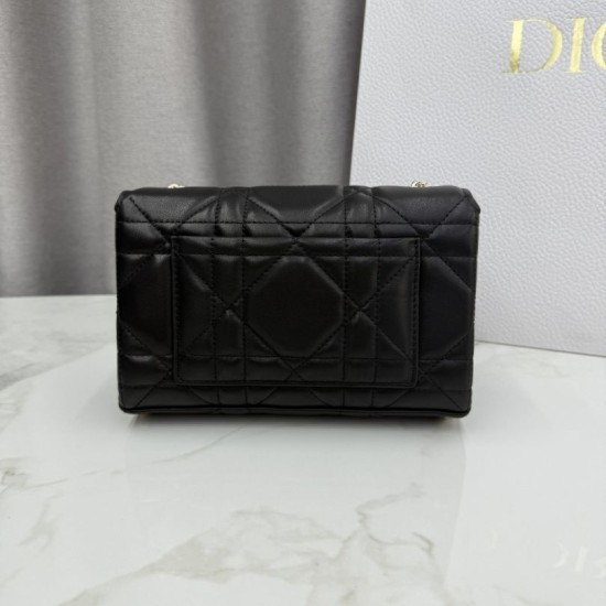 Replica di lusso Borse Dior My Tender Dior Top Handle Mini Chain Bag nera Imitazioni Cloni Borse Replica Dior My Tender Dior Top Handle Mini Chain Bag nera firmate