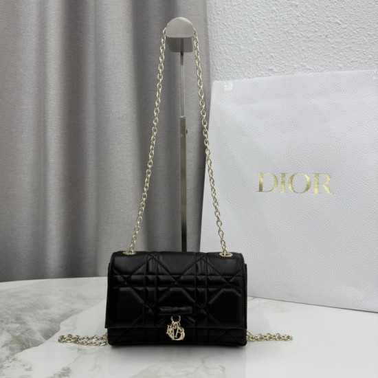 Replica di lusso Borse Dior My Tender Dior Top Handle Mini Chain Bag nera Imitazioni Cloni Borse Replica Dior My Tender Dior Top Handle Mini Chain Bag nera firmate