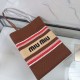 Replica di lusso Borsa tote Miu Miu crochet rafia 5BG248 con ricami verticali Imitazioni Cloni Borsa tote Miu Miu crochet rafia 5BG248 con ricami verticali firmate