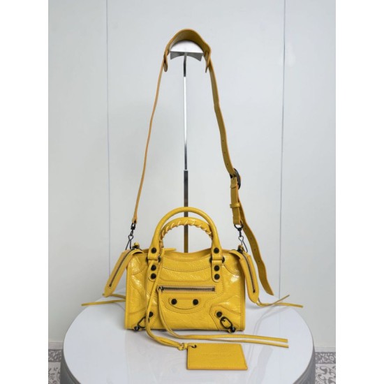 Replica di lusso Borsa Balenciaga Le City Mini 24cm pelle di agnello stropicciata gialla Imitazioni Replica Perfetta Borsa Balenciaga Le City Mini 24cm pelle di agnello stropicciata gialla firmate