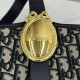 Replica di lusso Borsa a secchiello medio Dior Médaillon M1532 Dior Oblique blu Imitazioni Cloni Borsa a secchiello medio Dior Médaillon M1532 Dior Oblique blu firmate