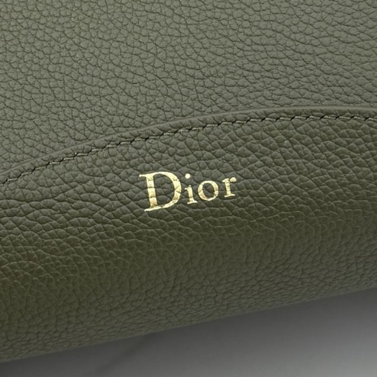 Replica di lusso Borsa a secchiello medio Dior Médaillon M1532 Verde scuro Imitazioni Cloni Borsa a secchiello medio Dior Médaillon M1532 Verde scuro firmate