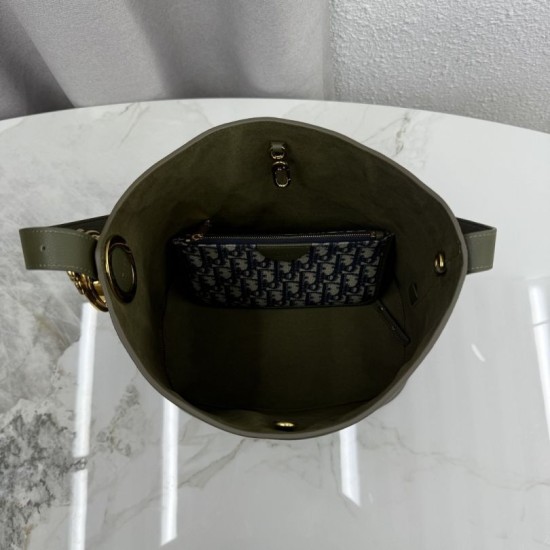 Replica di lusso Borsa a secchiello medio Dior Médaillon M1532 Verde scuro Imitazioni Cloni Borsa a secchiello medio Dior Médaillon M1532 Verde scuro firmate