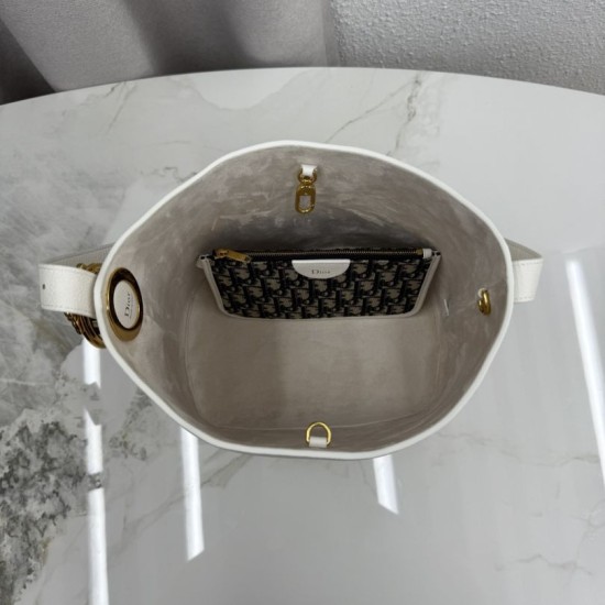 Replica di lusso Borsa a secchiello medio Dior Medalillon M1532 Bianco Imitazioni Cloni Borsa a secchiello medio Dior Medalillon M1532 Bianco firmate