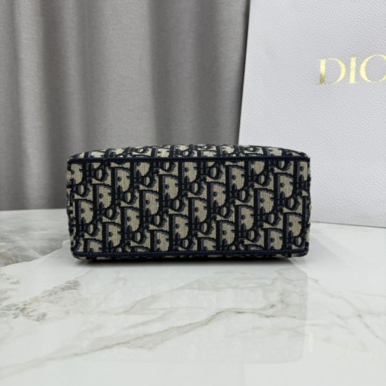 Replica di lusso Pochette Dior Nomad S2424 Oblique Blu Imitazioni Cloni Pochette Dior Nomad S2424 Oblique Blu firmate