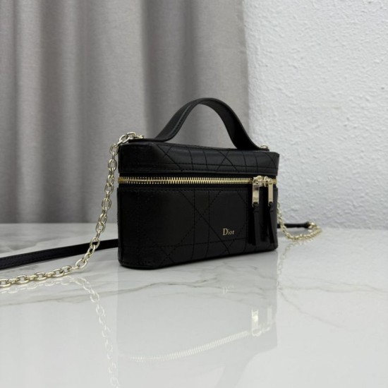 Replica di lusso Imitazioni borse griffate a mano Dior Trianon Soft Vanity Mini Chain S4613 Nera Imitazioni Cloni Imitazioni borse griffate a mano Dior Trianon Soft Vanity Mini Chain S4613 Nera firmate
