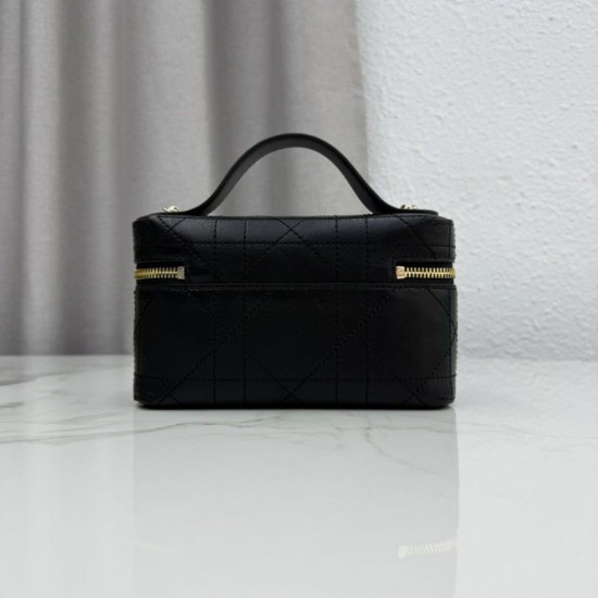 Replica di lusso Imitazioni borse griffate a mano Dior Trianon Soft Vanity Mini Chain S4613 Nera Imitazioni Cloni Imitazioni borse griffate a mano Dior Trianon Soft Vanity Mini Chain S4613 Nera firmate