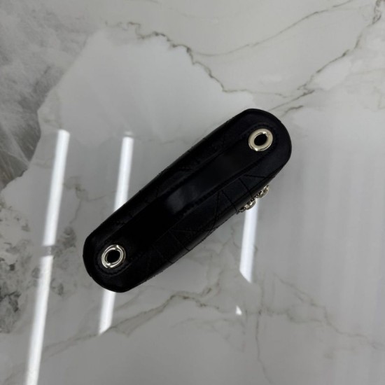 Replica di lusso Imitazioni borse griffate a mano Dior Trianon Soft Vanity Mini Chain S4613 Nera Imitazioni Cloni Imitazioni borse griffate a mano Dior Trianon Soft Vanity Mini Chain S4613 Nera firmate