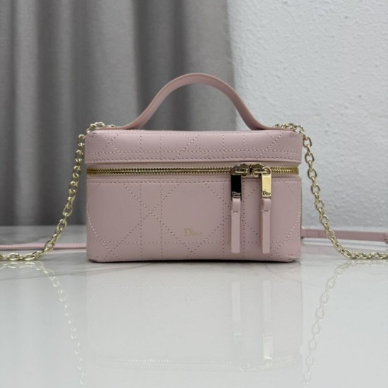 Replica di lusso Borsa a mano Dior Trianon Soft Vanity Mini Chain S4613 Rosa Imitazioni Cloni Borsa a mano Dior Trianon Soft Vanity Mini Chain S4613 Rosa firmate