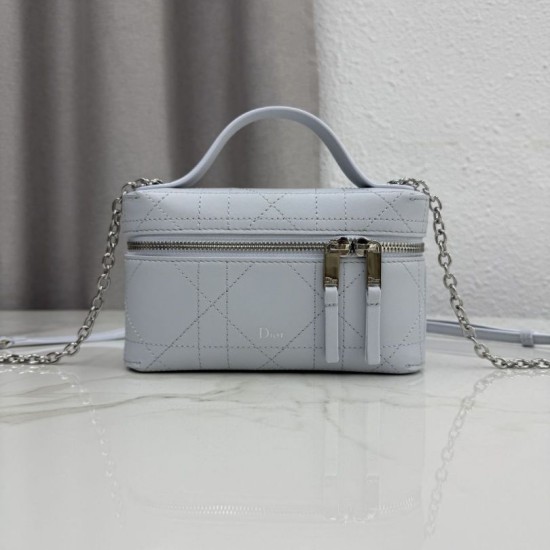 Cloni Borsa Replica a mano Dior Trianon Soft Vanity Mini Chain S4613 Blu firmate