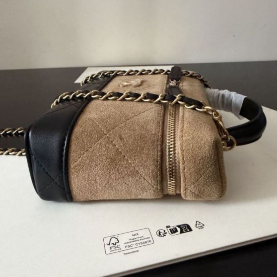 Replica di lusso Borse Imitazioni da viaggio Chanel 26P con catena AP5186 scamosciata marrone Imitazioni Cloni Borse Imitazioni da viaggio Chanel 26P con catena AP5186 scamosciata marrone firmate