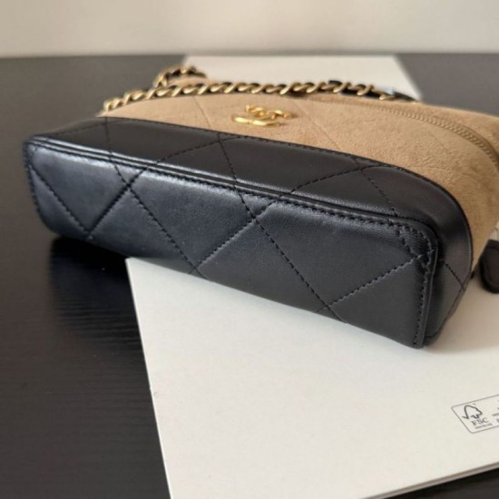Replica di lusso Borse Imitazioni da viaggio Chanel 26P con catena AP5186 scamosciata marrone Imitazioni Cloni Borse Imitazioni da viaggio Chanel 26P con catena AP5186 scamosciata marrone firmate