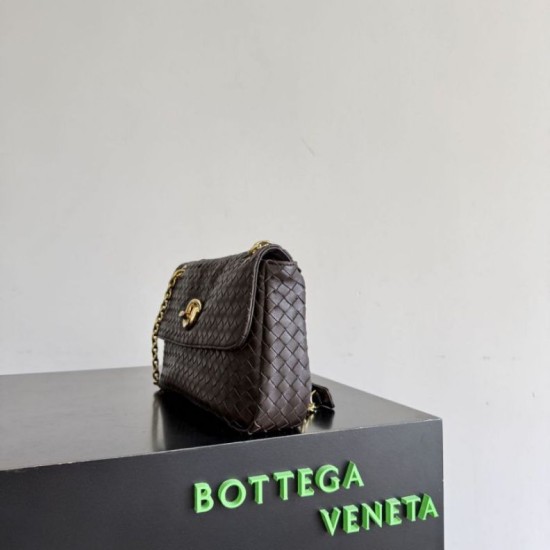 Replica di lusso Borse Imitazioni a tracolla Madison di Bottega Veneta intrecciata Borgogna Imitazioni Cloni Borse Imitazioni a tracolla Madison di Bottega Veneta intrecciata Borgogna firmate