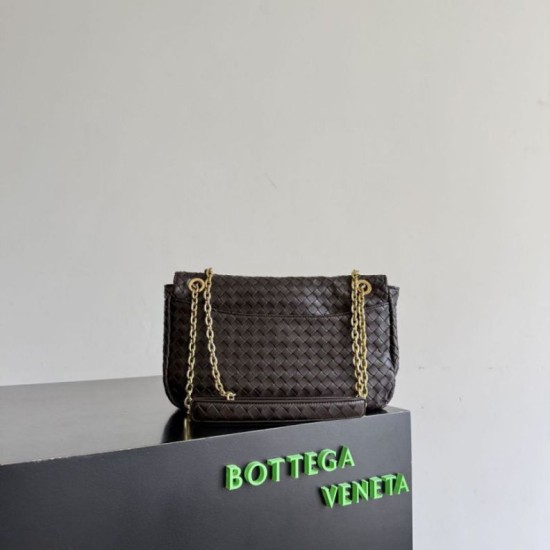 Replica di lusso Borse Imitazioni a tracolla Madison di Bottega Veneta intrecciata Borgogna Imitazioni Cloni Borse Imitazioni a tracolla Madison di Bottega Veneta intrecciata Borgogna firmate