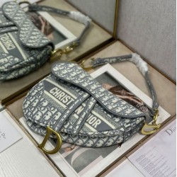Replica di lusso Borsa 1:1 a tracolla Dior Saddle Oblique ricamata grigia Imitazioni Cloni Borsa Replica a tracolla Dior Saddle Oblique ricamata grigia firmate