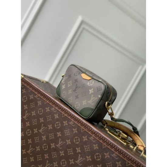 Replica di lusso Mini borsa Louis Vuitton Trocadéro uomo M26937 Imitazioni Cloni Mini borsa Louis Vuitton Trocadéro uomo M26937 firmate