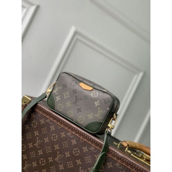 Replica di lusso Mini borsa Louis Vuitton Trocadéro uomo M26937 Imitazioni Cloni Mini borsa Louis Vuitton Trocadéro uomo M26937 firmate