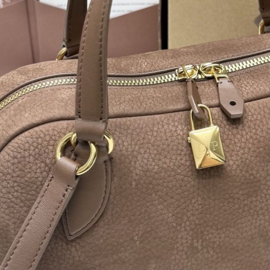 Replica di lusso Borsa a tracolla piccola Loro Piana scamosciata marrone lama Imitazioni Replica Perfetta Borsa a tracolla piccola Loro Piana scamosciata marrone lama firmate