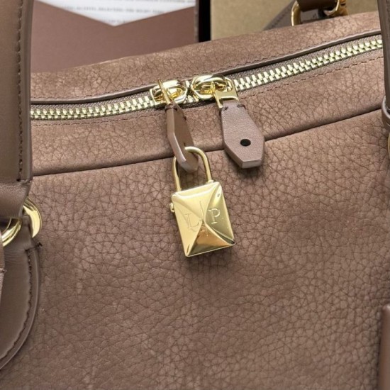 Replica di lusso Borsa a tracolla piccola Loro Piana scamosciata marrone lama Imitazioni Replica Perfetta Borsa a tracolla piccola Loro Piana scamosciata marrone lama firmate