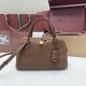 Replica di lusso Borsa a tracolla piccola Loro Piana scamosciata marrone lama Imitazioni Replica Perfetta Borsa a tracolla piccola Loro Piana scamosciata marrone lama firmate