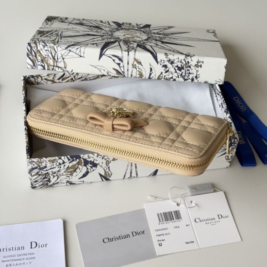 Replica di lusso Portafoglio con cerniera Dior Lady Dior Voyageur albicocca Imitazioni Cloni Portafoglio con cerniera Dior Lady Dior Voyageur albicocca firmate