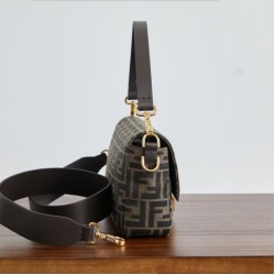 Replica Borsa Fendi Medio Baguette tessuto jacquard FF marrone Imitazioni Replica perfette Borsa Fendi Medio Baguette tessuto jacquard FF marrone