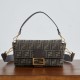 Replica Borsa Fendi Medio Baguette tessuto jacquard FF marrone Imitazioni Replica perfette Borsa Fendi Medio Baguette tessuto jacquard FF marrone