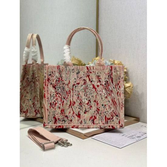 Replica Ricamo della borsa tote Dior Book con medaglione Dior Rosa Imitazioni Replica perfette Ricamo della borsa tote Dior Book con medaglione Dior Rosa