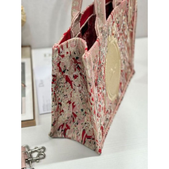 Replica Ricamo della borsa tote Dior Book con medaglione Dior Rosa Imitazioni Replica perfette Ricamo della borsa tote Dior Book con medaglione Dior Rosa