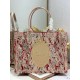 Replica Ricamo della borsa tote Dior Book con medaglione Dior Rosa Imitazioni Replica perfette Ricamo della borsa tote Dior Book con medaglione Dior Rosa