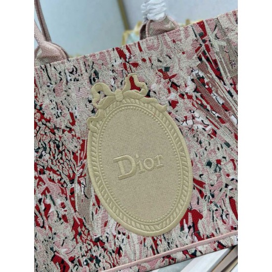 Replica Ricamo della borsa tote Dior Book con medaglione Dior Rosa Imitazioni Replica perfette Ricamo della borsa tote Dior Book con medaglione Dior Rosa