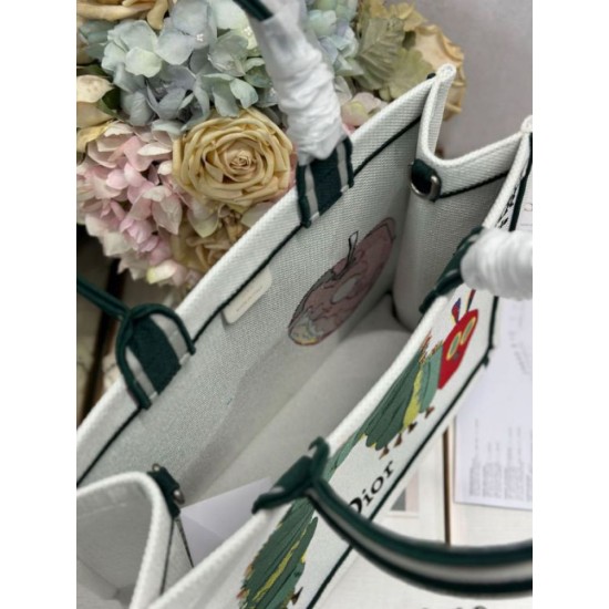 Replica Borsa shopping Dior Book Tote con design a bruco e tracolla Imitazioni Replica perfette Borsa shopping Dior Book Tote con design a bruco e tracolla